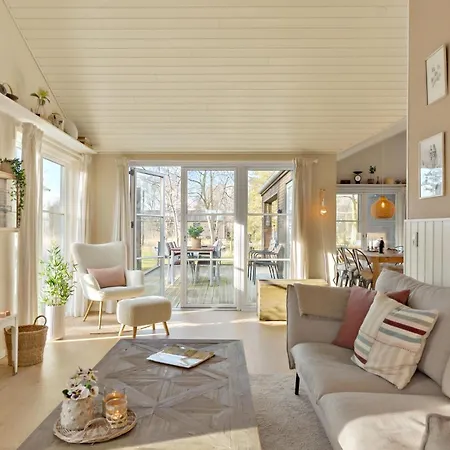 3 Bedroom Amazing In Rødby