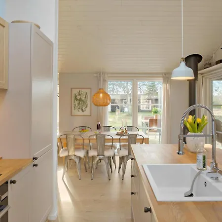 3 Bedroom Amazing In Dom wakacyjny *