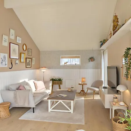 3 Bedroom Amazing In Dom wakacyjny Rødby